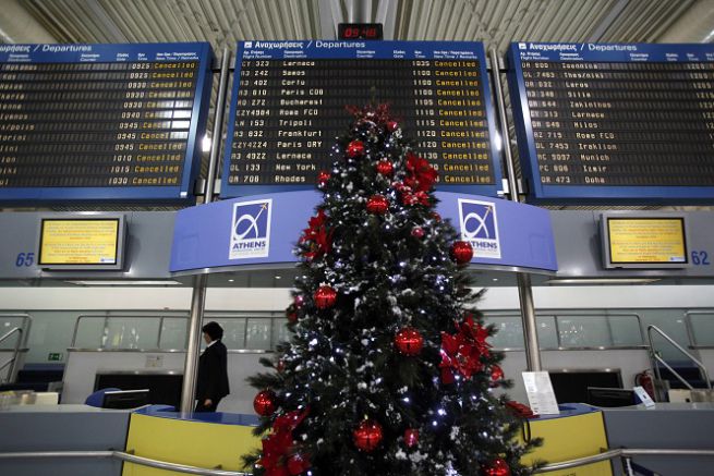 Voli in ritardo, maltempo e cause straordinarie: come affrontare il periodo natalizio in aeroporto