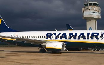 Atterraggio d’emergenza per un volo Ryanair: passeggeri in ospedale