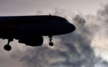 Aeroporto di London Gatwick chiuso piu’ volte a causa di droni