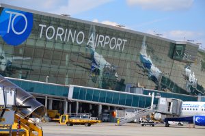 L’aeroporto peggiore d’Italia: lo scalo torinese di Caselle, calo di passeggeri